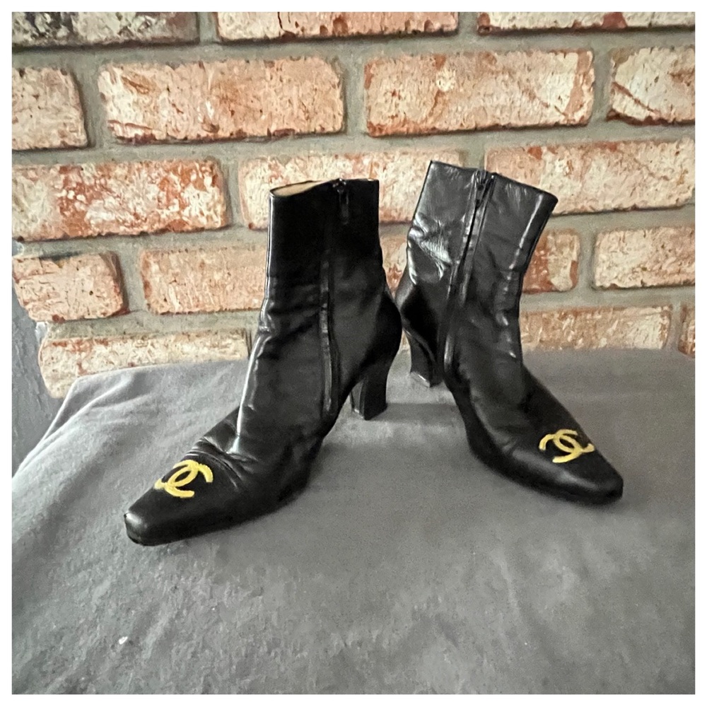 Authentic Chanel Women Leather Square Toe Zip Up Ankle Black Boots Size 36.5 - Picture 2 of 11